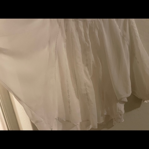 White flowers embroidery flounce blouse - Picture 9 of 10